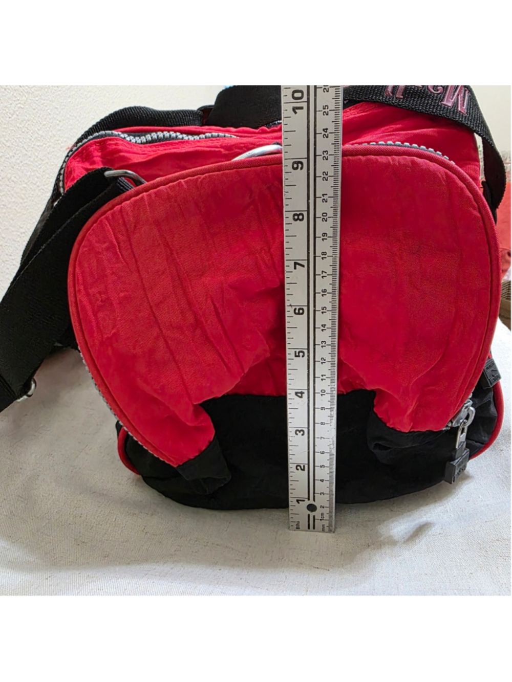 Vintage 90s Marlboro Unlimited Nylon Duffle Bag Red Black Travel Gym Shoulder - Picture 12 of 13